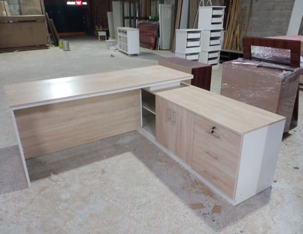 custom made office table abu dhabi